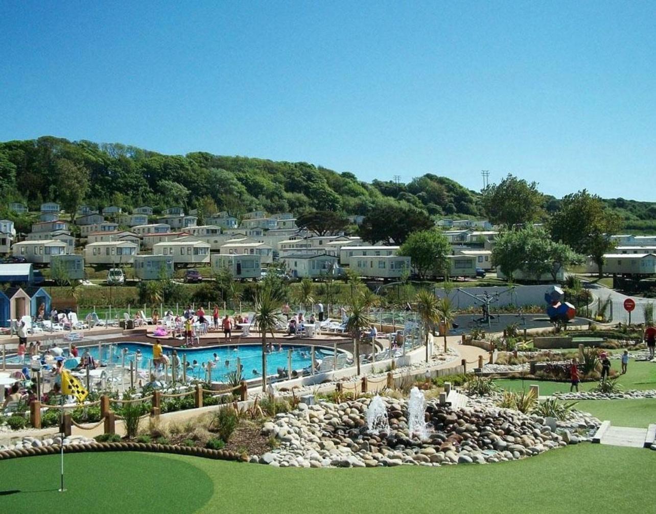 F&G Getaways Hotel Wyke Regis Exterior photo